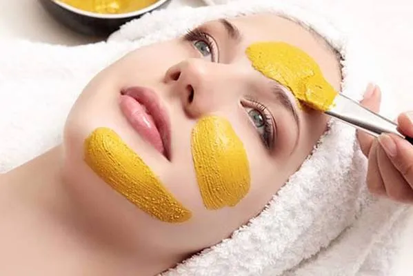 27890 milk turmeric face mask